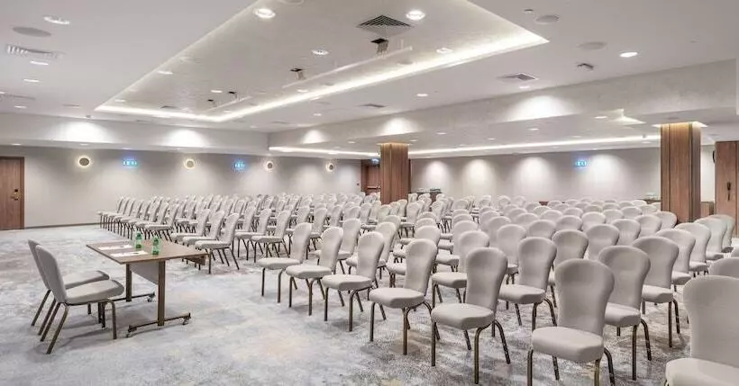 هتل Doubletree By Hilton Plovdiv Center
