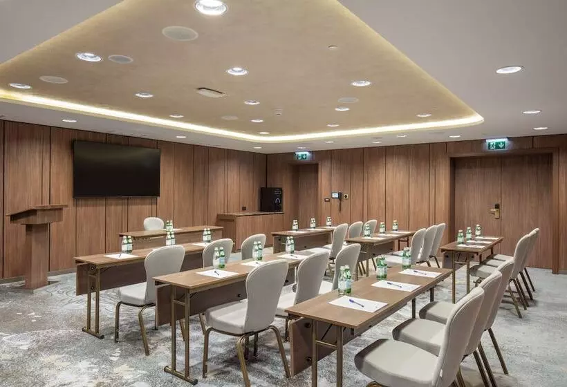 هتل Doubletree By Hilton Plovdiv Center