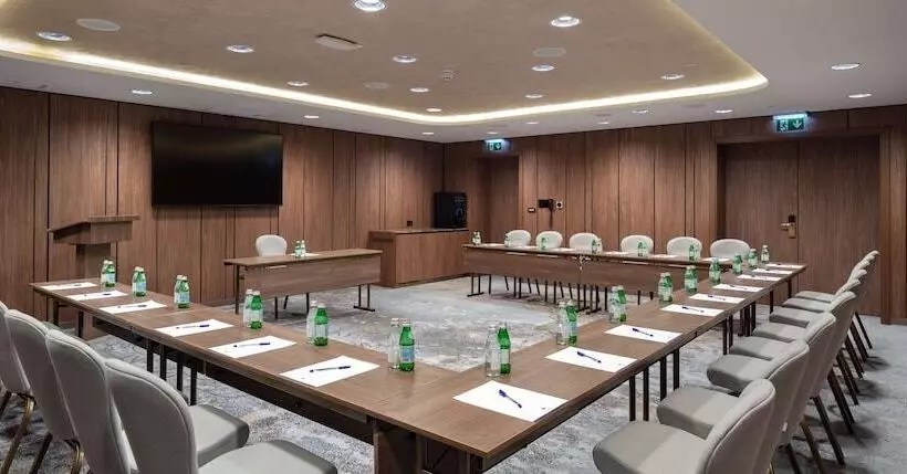 هتل Doubletree By Hilton Plovdiv Center