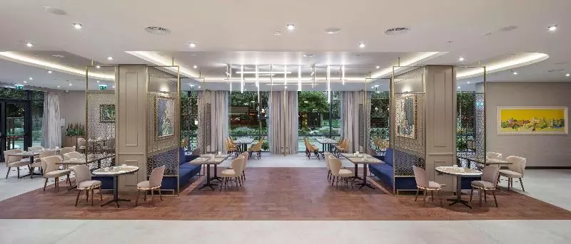 هتل Doubletree By Hilton Plovdiv Center
