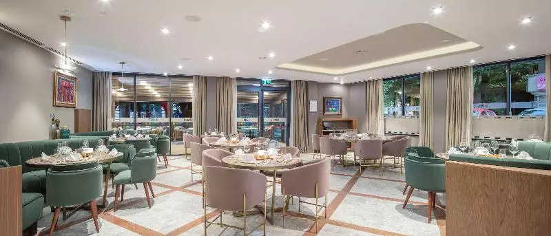 هتل Doubletree By Hilton Plovdiv Center