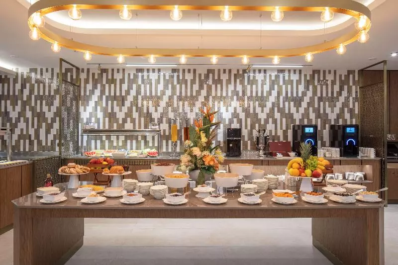 هتل Doubletree By Hilton Plovdiv Center