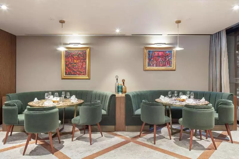 هتل Doubletree By Hilton Plovdiv Center