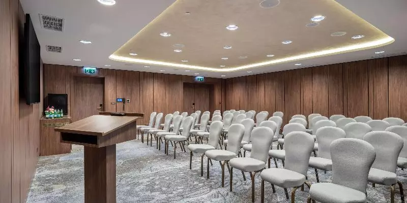 هتل Doubletree By Hilton Plovdiv Center