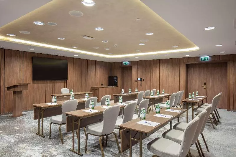 هتل Doubletree By Hilton Plovdiv Center