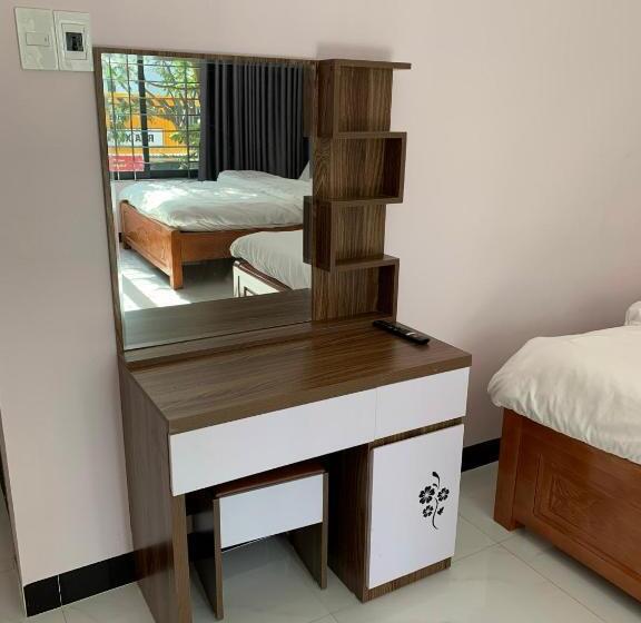 هتل Khách Sạn Anh đào