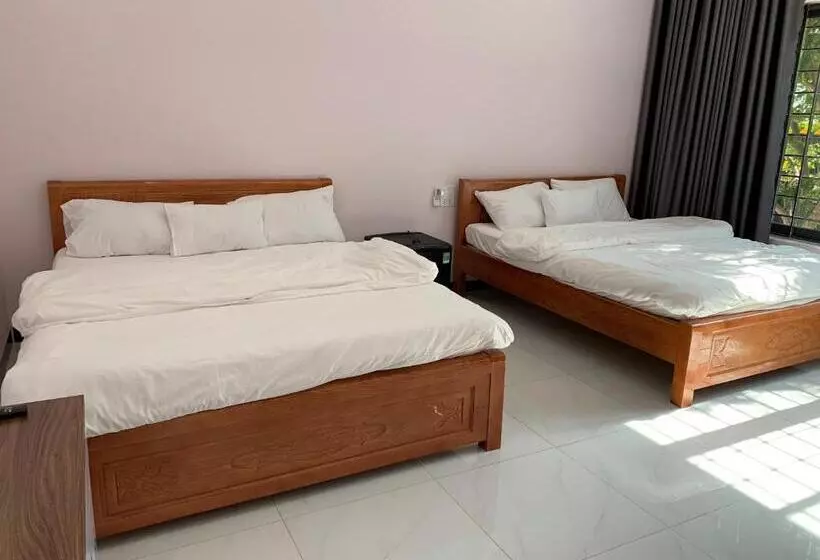 هتل Khách Sạn Anh đào