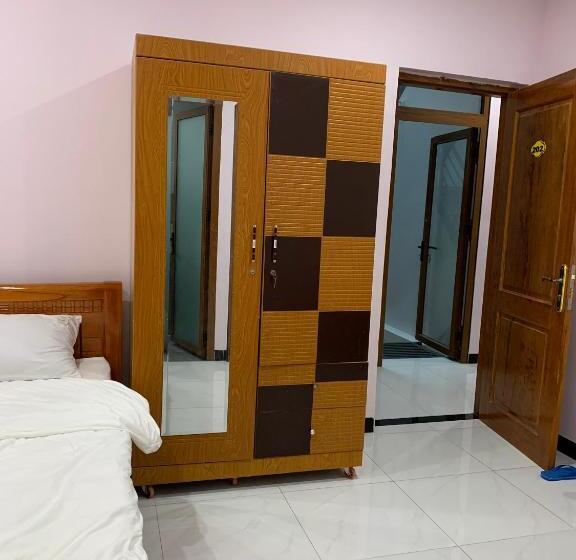 هتل Khách Sạn Anh đào