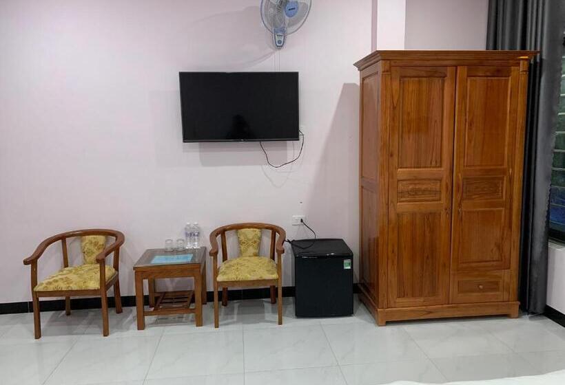 هتل Khách Sạn Anh đào