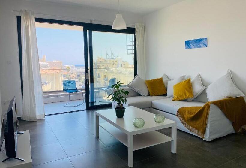 Maryam S 2 Br Apt Facing Larnaca Harbor