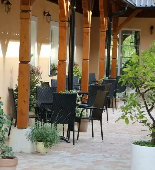 Majatalo U Pekaře   Jítravský Dvorec