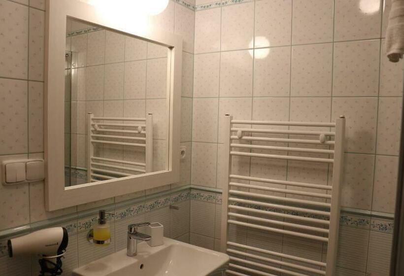 膳宿费 U Pekaře   Jítravský Dvorec