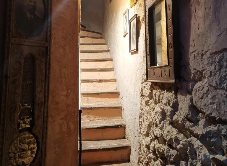 Appartement Dans Un Atelier D Artiste Hors Norme