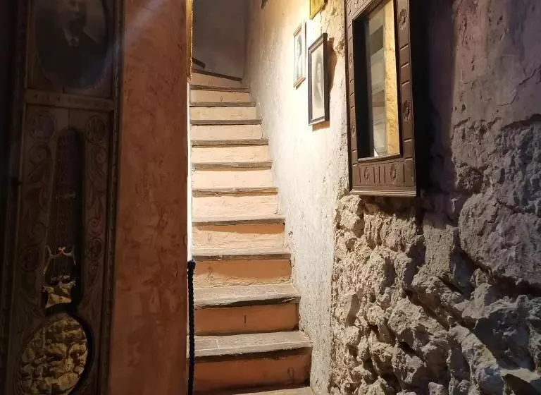 Appartement Dans Un Atelier D Artiste Hors Norme