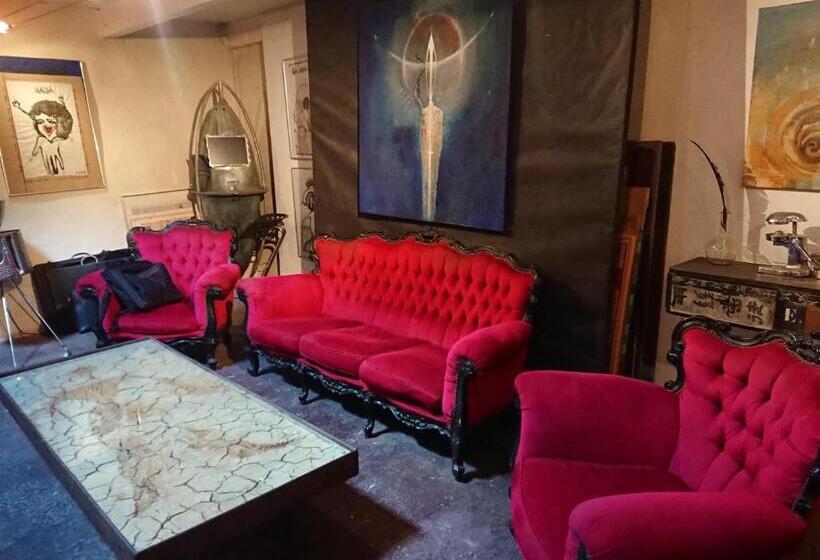 Appartement Dans Un Atelier D Artiste Hors Norme