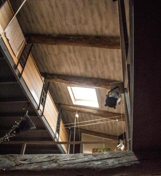 Appartement Dans Un Atelier D Artiste Hors Norme