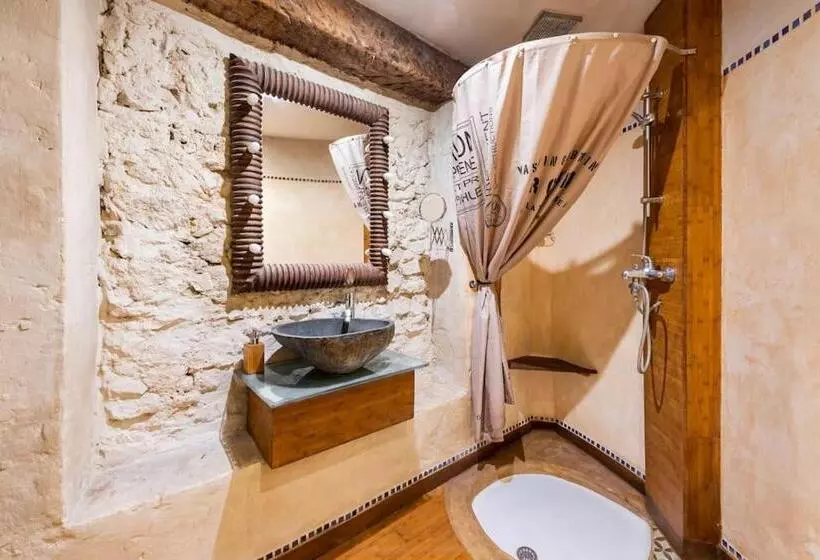 Appartement Dans Un Atelier D Artiste Hors Norme