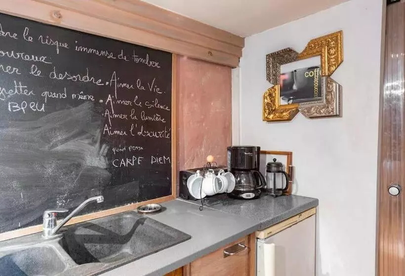 Appartement Dans Un Atelier D Artiste Hors Norme