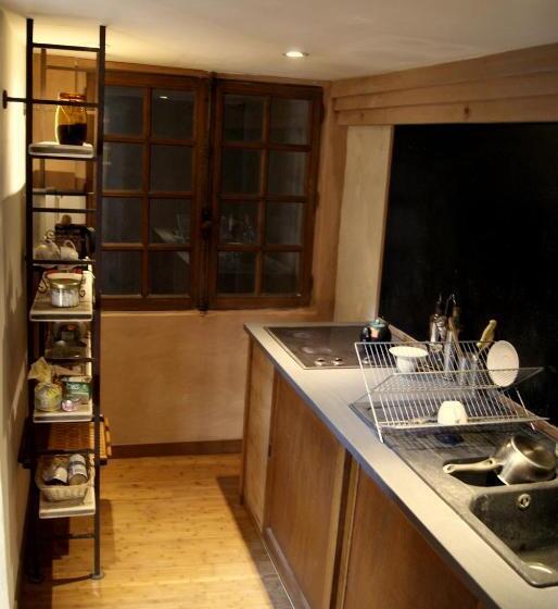 Appartement Dans Un Atelier D Artiste Hors Norme