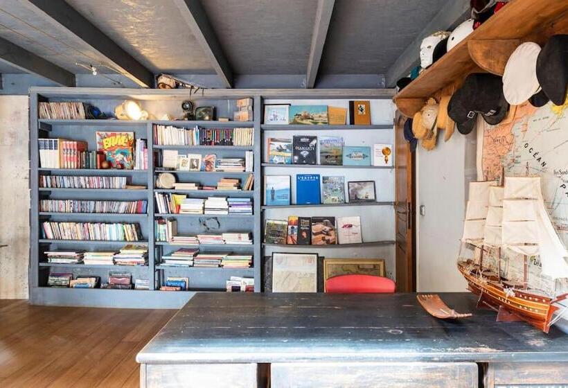 Appartement Dans Un Atelier D Artiste Hors Norme