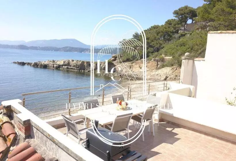 Appartements Plage Des Oursinières Pieds Dans L Eau Plage Parking Wifi By Hc