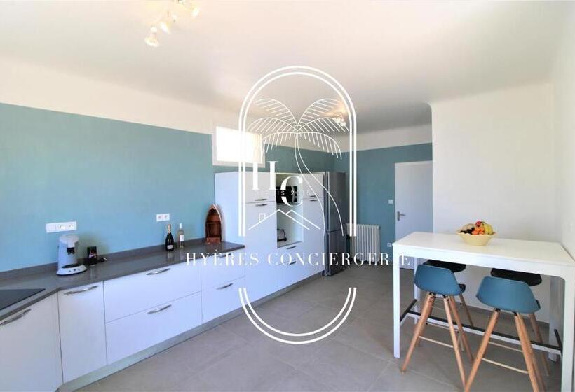 Appartements Plage Des Oursinières Pieds Dans L Eau Plage Parking Wifi By Hc