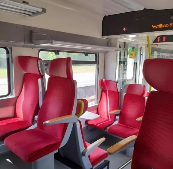 Belle Maison De Ville Sur 2 étages Dans Le Quartier Historique Paisible De La Ville Avec Terrasse Pr