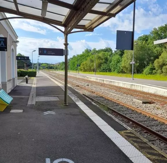Belle Maison De Ville Sur 2 étages Dans Le Quartier Historique Paisible De La Ville Avec Terrasse Pr