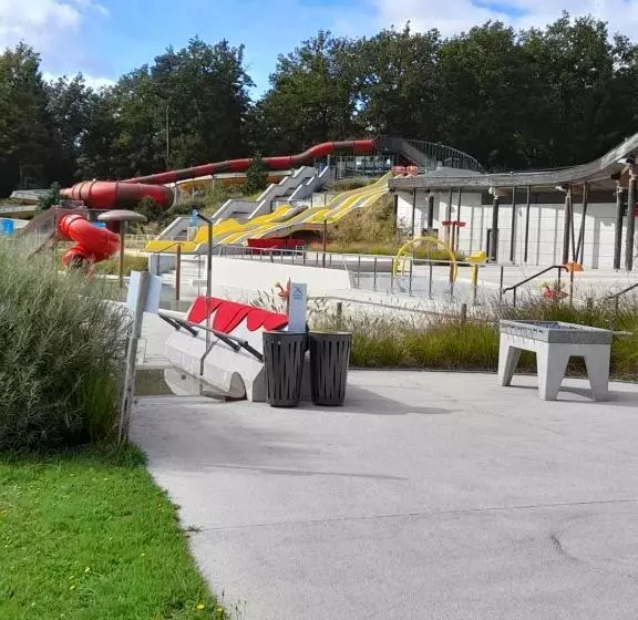 Belle Maison De Ville Sur 2 étages Dans Le Quartier Historique Paisible De La Ville Avec Terrasse Pr