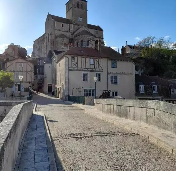 Belle Maison De Ville Sur 2 étages Dans Le Quartier Historique Paisible De La Ville Avec Terrasse Pr