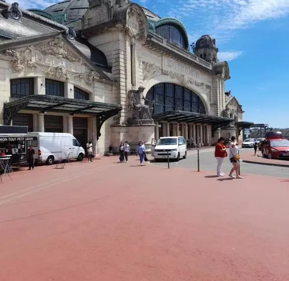 Belle Maison De Ville Sur 2 étages Dans Le Quartier Historique Paisible De La Ville Avec Terrasse Pr