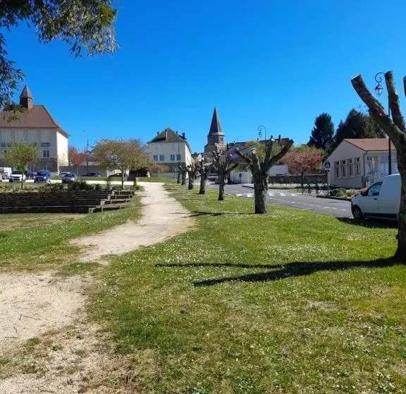 Belle Maison De Ville Sur 2 étages Dans Le Quartier Historique Paisible De La Ville Avec Terrasse Pr
