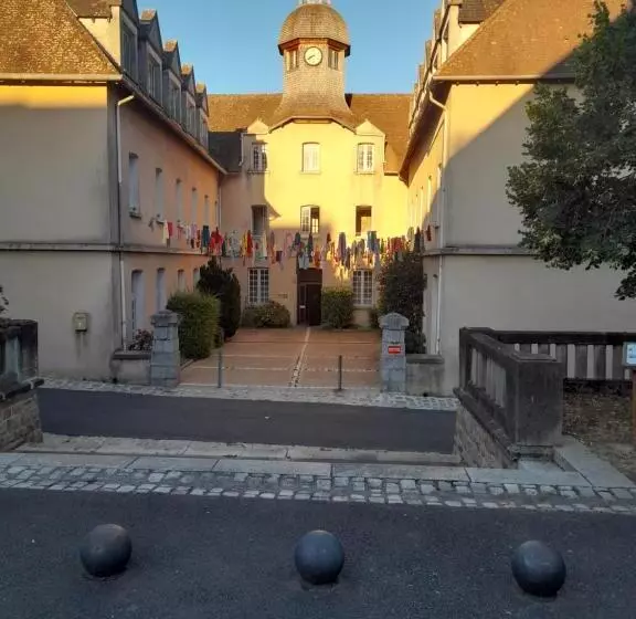 Belle Maison De Ville Sur 2 étages Dans Le Quartier Historique Paisible De La Ville Avec Terrasse Pr