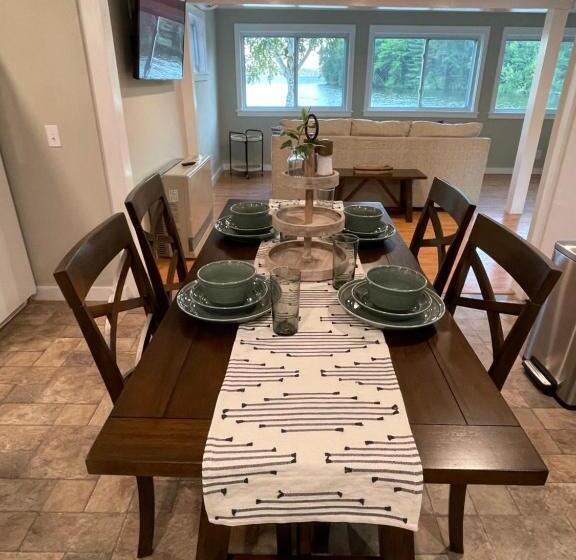 Little Landing Cottage On Cobbossee Lake