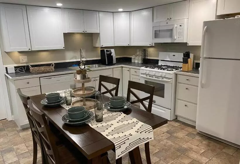 Little Landing Cottage On Cobbossee Lake