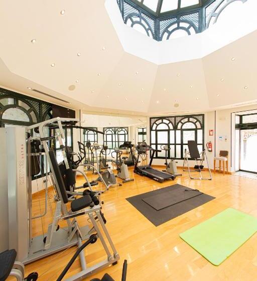 Luxury 3bdrs Apt. In Mistral Beach With Sea Views