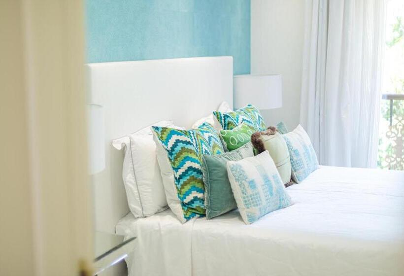 Luxury 3bdrs Apt. In Mistral Beach With Sea Views