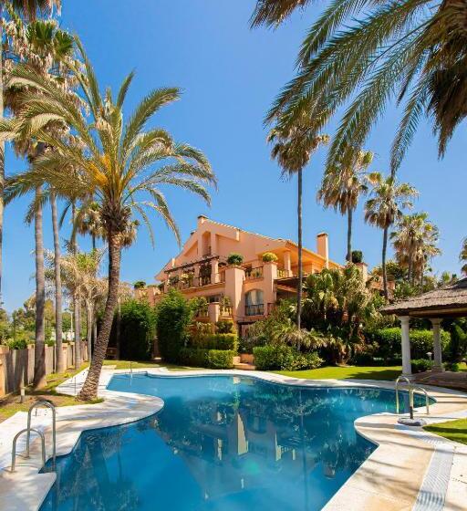 Luxury 3bdrs Apt. In Mistral Beach With Sea Views