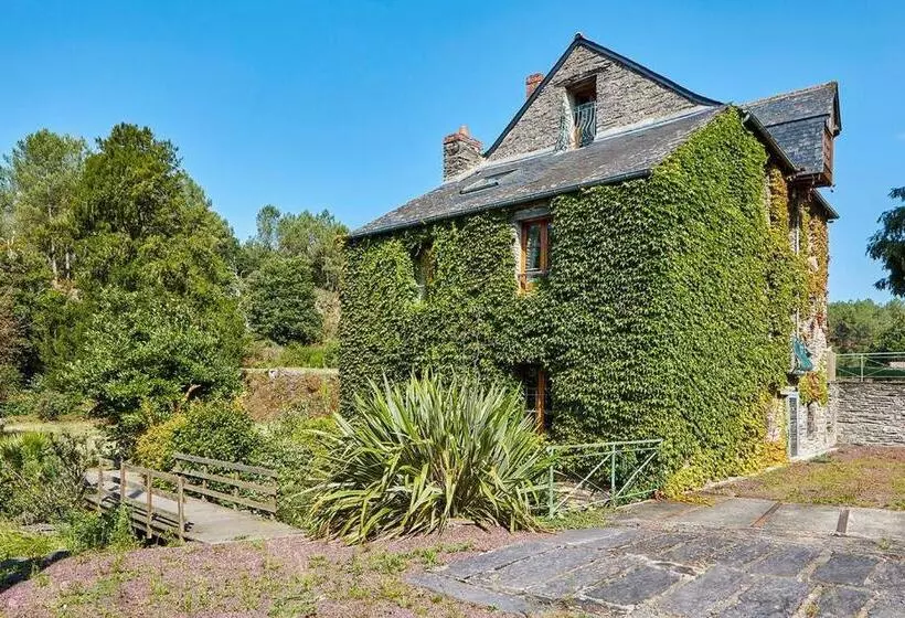Moulin Menhirs & Zone Naturelle Protégée