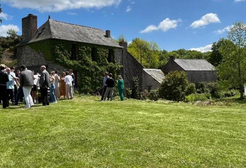 Moulin Menhirs & Zone Naturelle Protégée