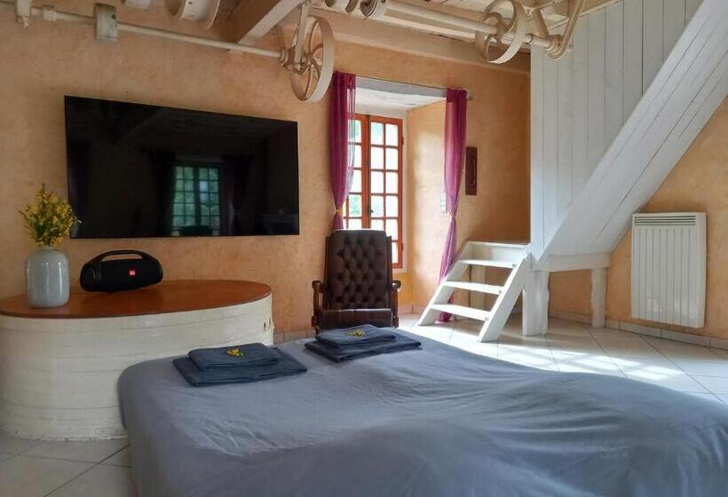 Moulin Menhirs & Zone Naturelle Protégée