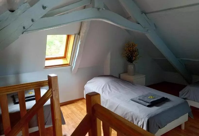 Moulin Menhirs & Zone Naturelle Protégée