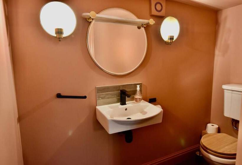 Blenheim House A Seaside Home For 12