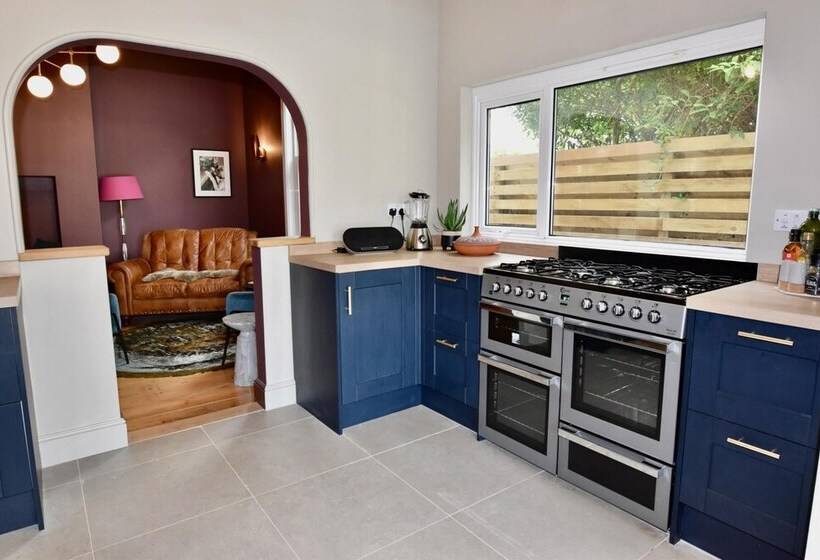 Blenheim House A Seaside Home For 12