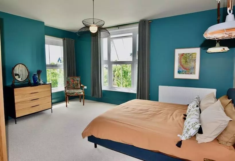 Blenheim House A Seaside Home For 12