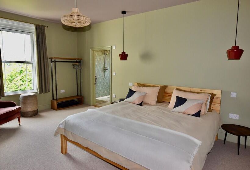 Blenheim House A Seaside Home For 12