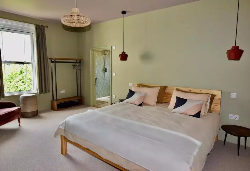 Blenheim House A Seaside Home For 12
