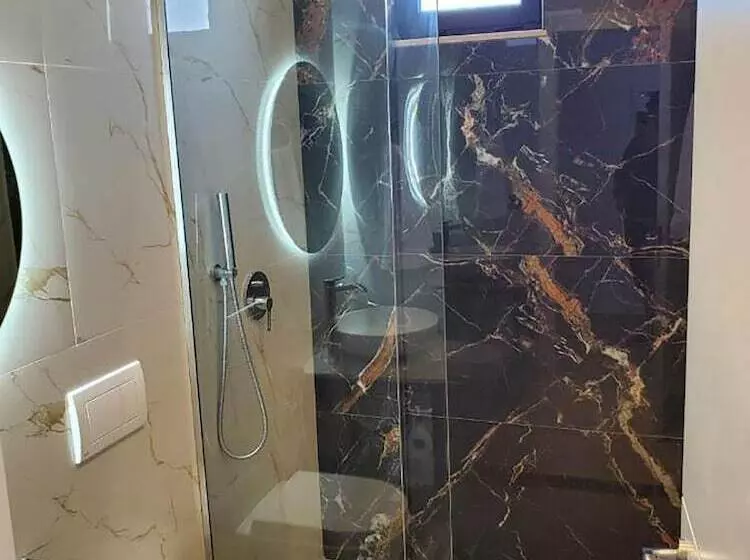 ホテル Seli S Villa Ksamil