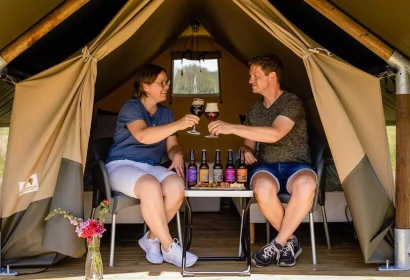 Hotelli Charmecamping & Appartementen De Regge Vallei