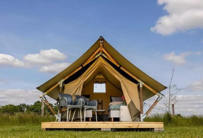 Hotelli Charmecamping & Appartementen De Regge Vallei